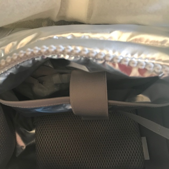 NWT Dagne Dover Landon Medium/Silver Puff - Picture 6 of 11